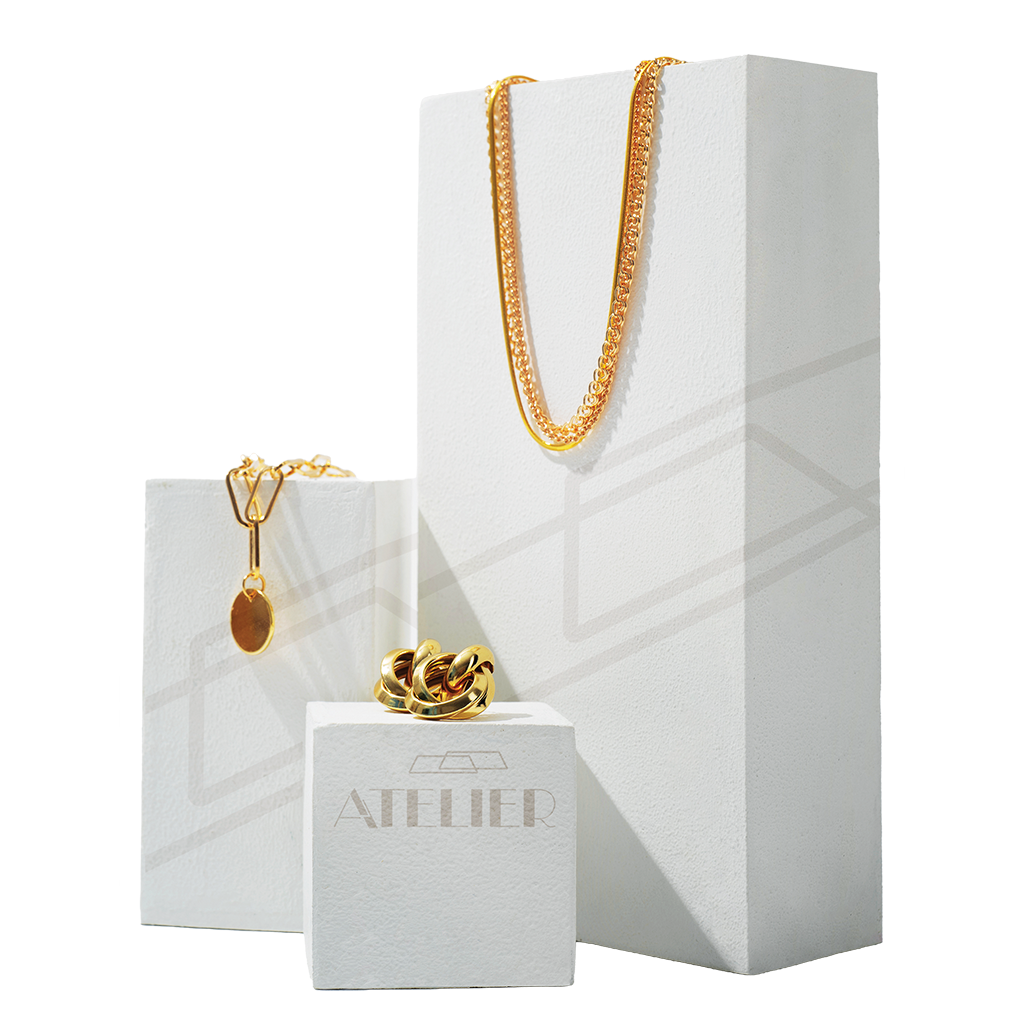 atelier-jewellery-display-mockup Atelier jewellery display mockup showing product display stand